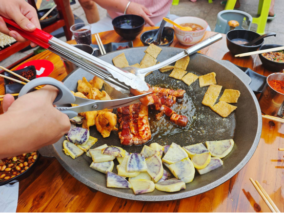 Traditional Nayong Luoguo meal in Guizhou