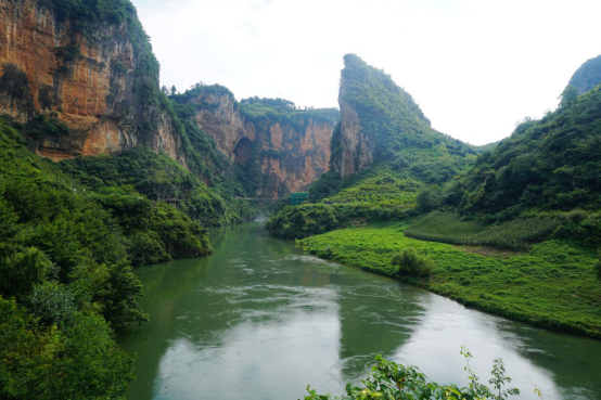Cave opening and underground river landscape at Jiudongtian