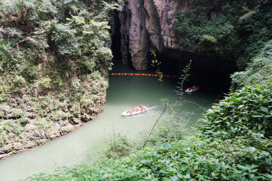 Boat route through the caves of Jiudongtian