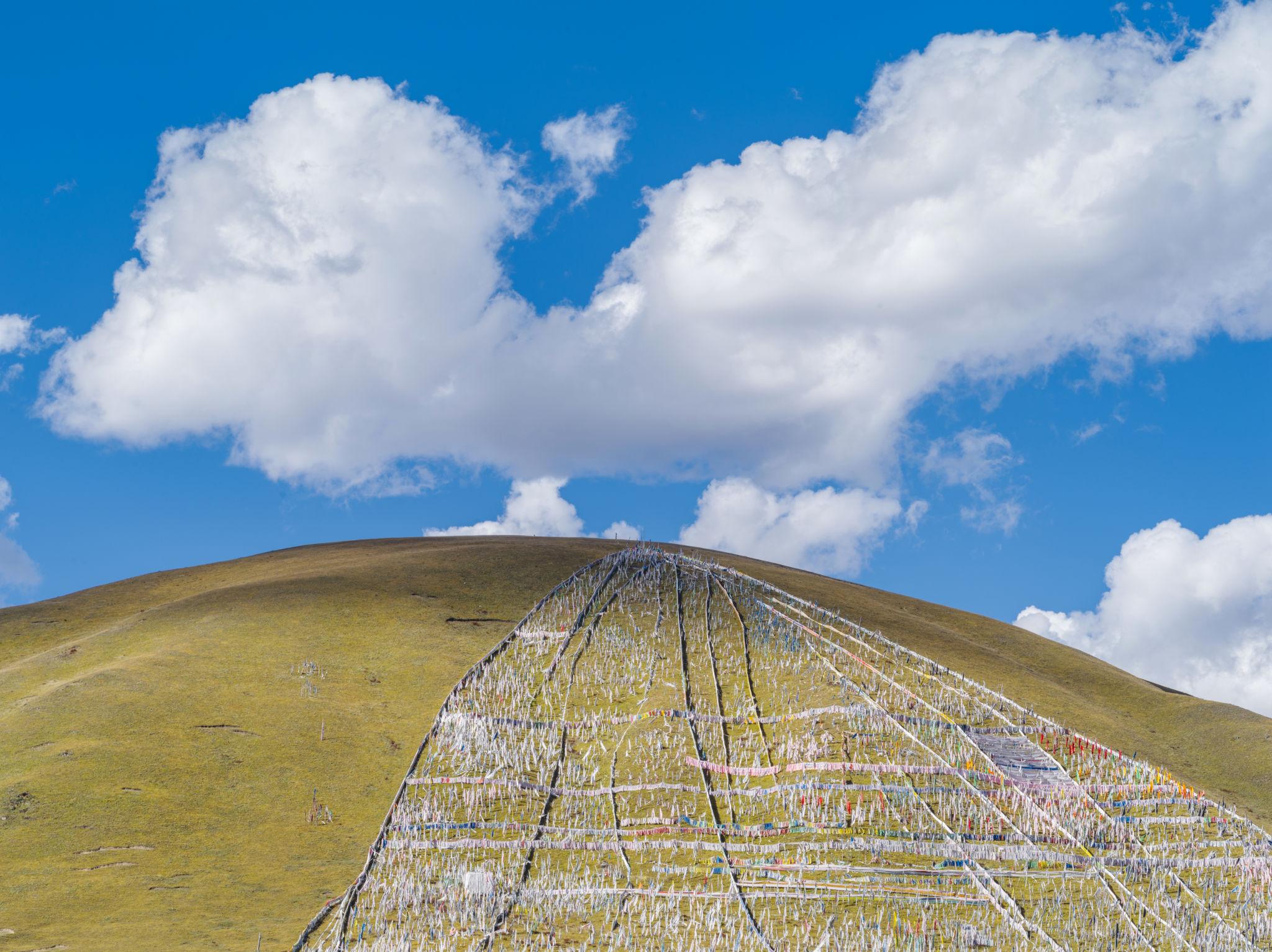 Beautiful landscape of Longdeng prairie in Sichuan, China.