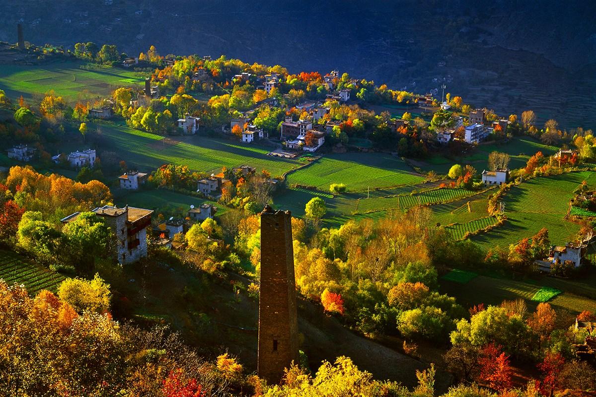 Trekking at Yala Mountain and in Dangling Reserve in West Sichuan