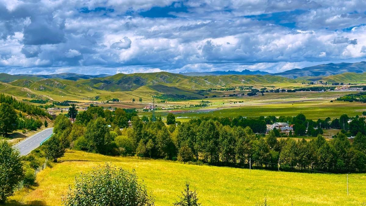 Autumn in Western Sichuan: 8 Golden Highland Grasslands & Where to Visit