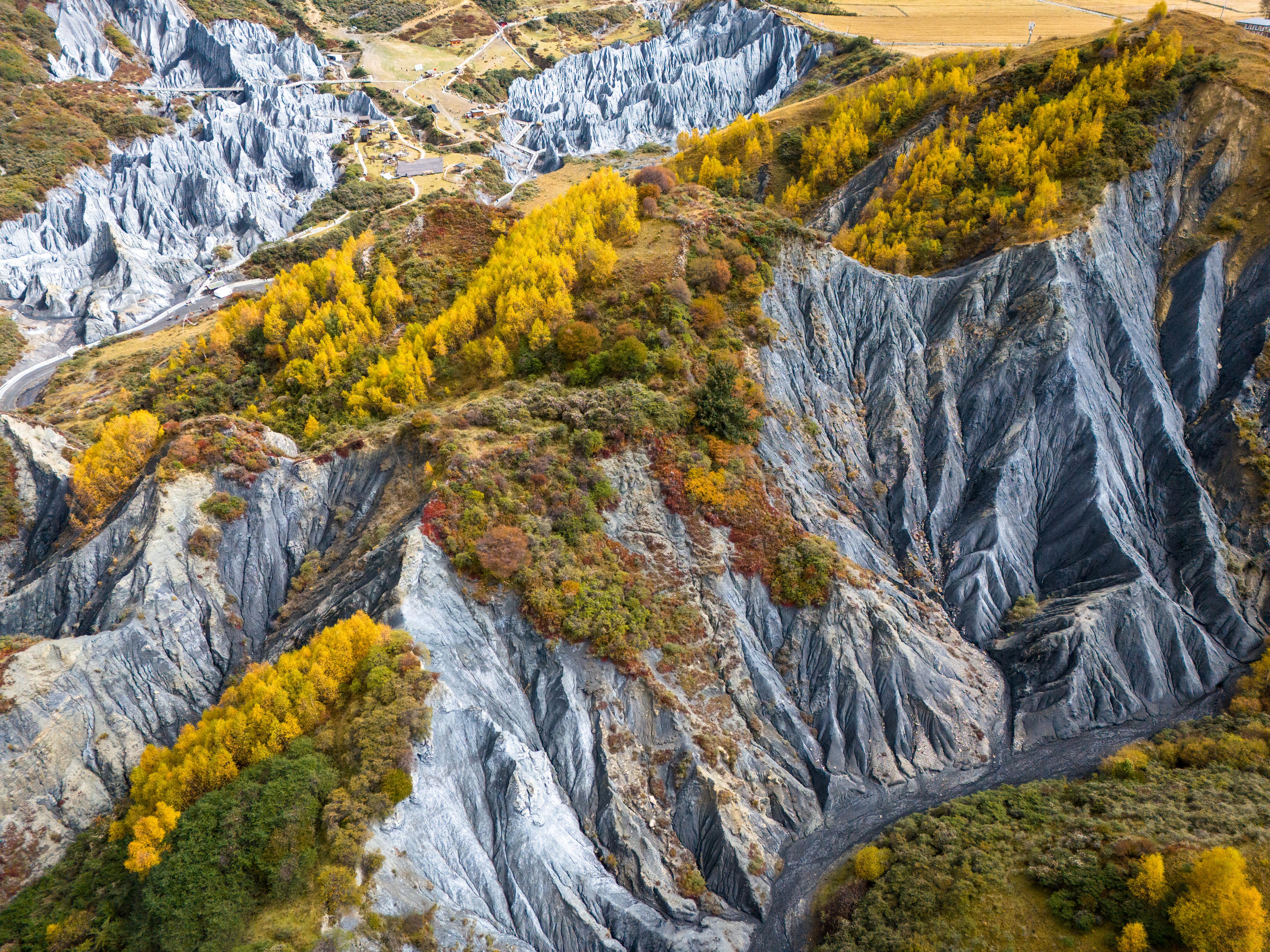 Moshishi Park in Daofu County, Ganzi Prefecture, Sichuan Province Aerial Views: 40 - Autumn Colors of Tagong Grassland, Kangding City, Ganzi Prefecture, Sichuan Province