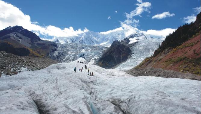 Bomi and Motuo in Autumn: A Journey Through Tibet’s Forests, Snow Mountains and Rainforests